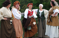 Kost&uuml;mf&uuml;hrungen